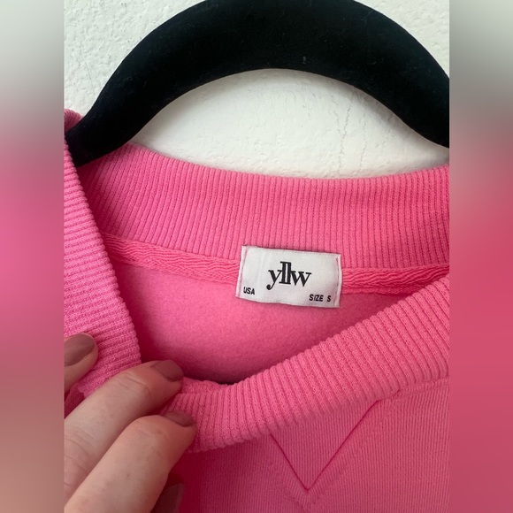 YLLW THE LABEL | I TOLD MY MOM ABOUT YOU CREWNECK SIZE S PINK - Picture 6 of 7